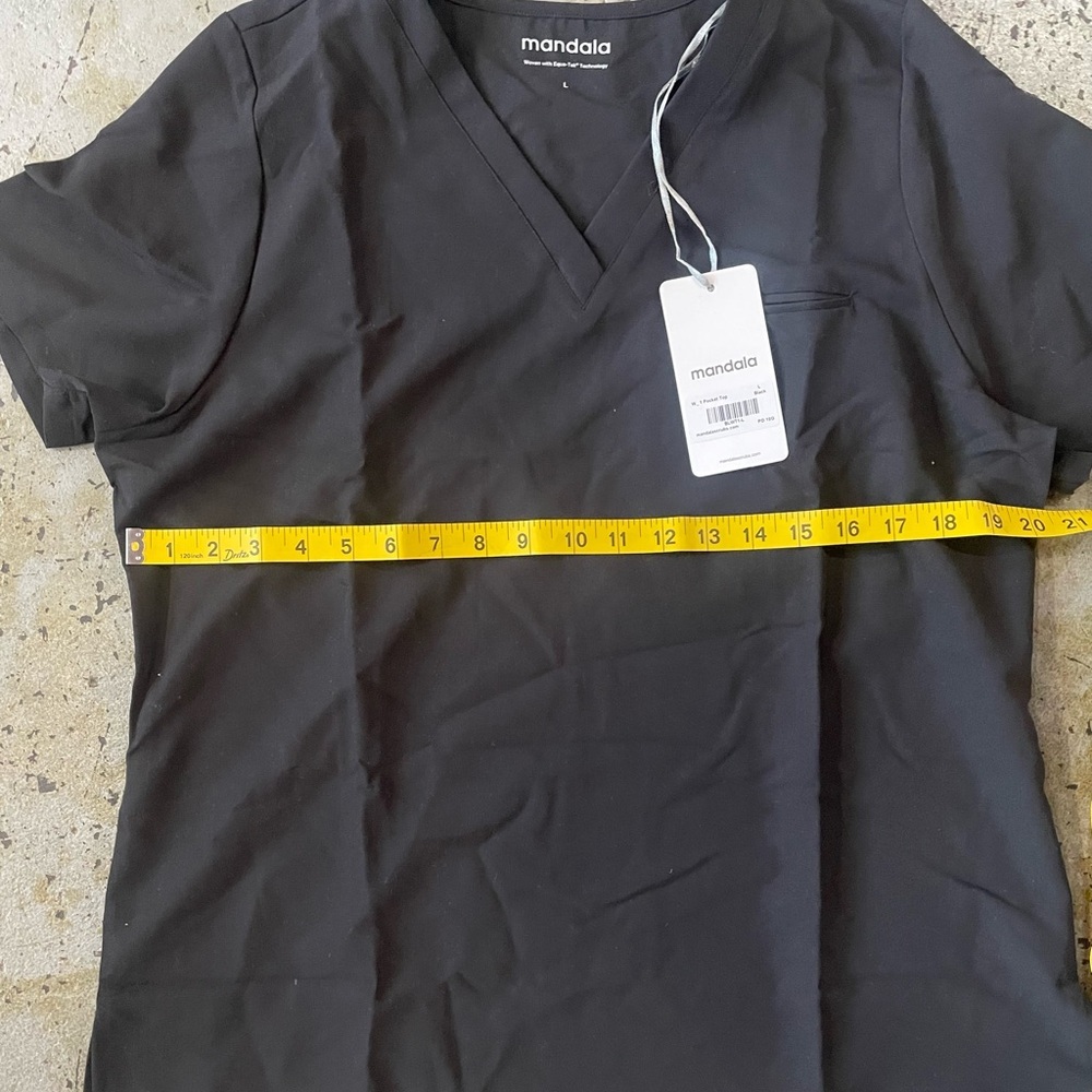 Mandala Black Scrub Top with 1 Chest Pocket Size Large - Picture 5 of 7